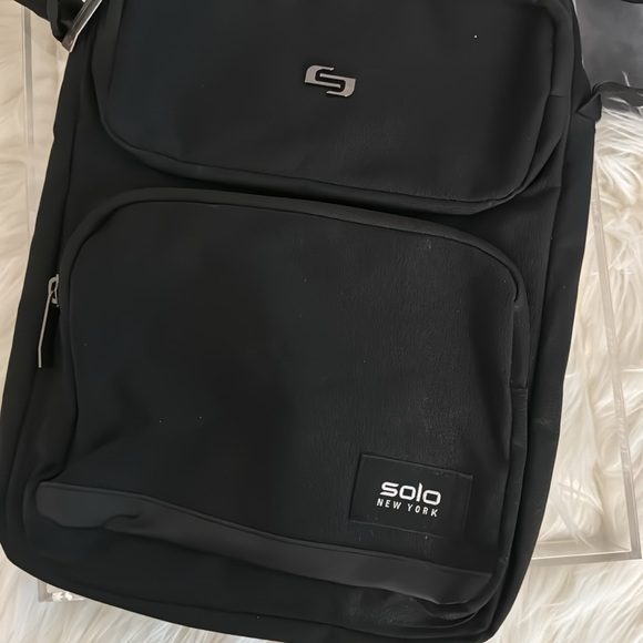 Solo New York Ludlow Universal Tablet Sling Bag - Picture 2 of 8